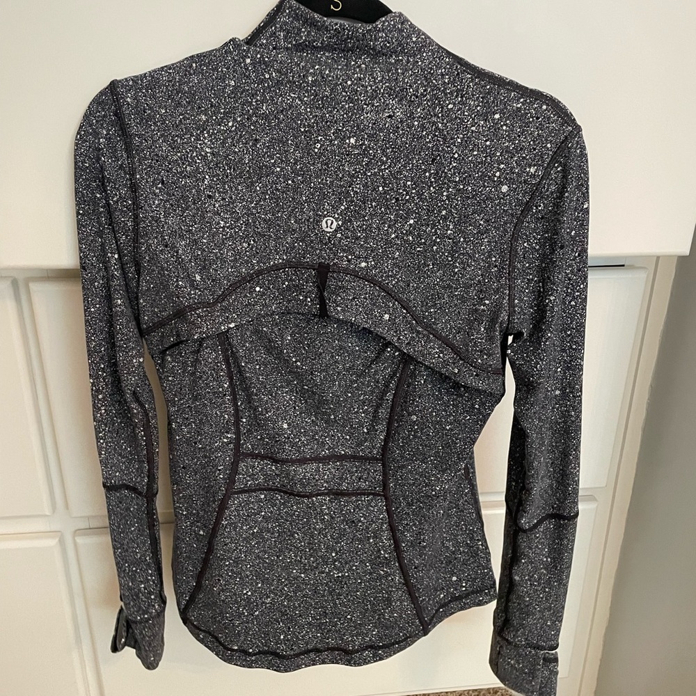 LULULEMON define jacket in white and black pattern SIZE 8